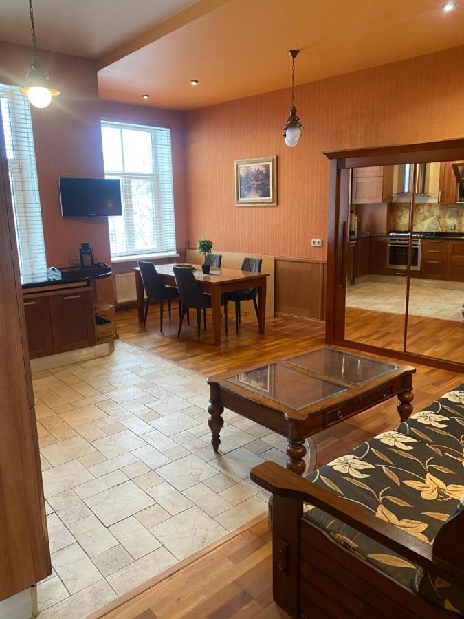 ريغا Old Town Apartment Near St Peters Basilica المظهر الخارجي الصورة